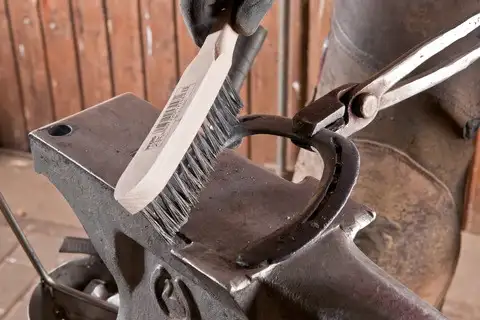 Spazzola manuale per saldature a cordone concavo HBK, filo d’acciaio Ø 0,35 mm 3 ranghi (10) 2